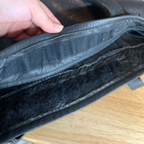 Vintage Black Leather Purse - Picture 12 of 13